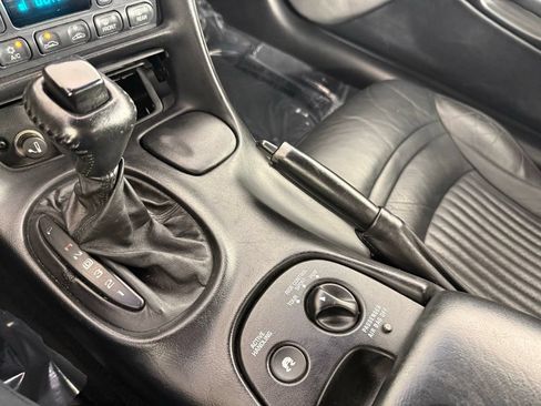 Used 2002 Chevrolet Corvette Convertible w/ Preferred Equipment Group2 RWD image 19
