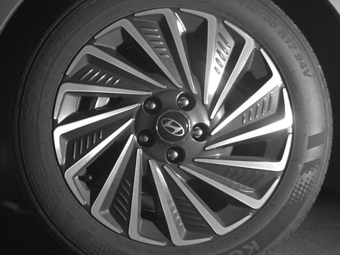 Used 2025 Hyundai Sonata SEL image 9