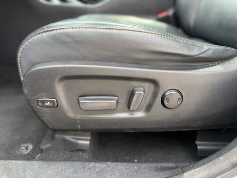 Used 2017 Toyota Highlander XLE AWD/4WD image 22