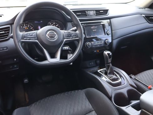 Used 2018 Nissan Rogue S FWD image 4