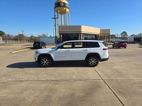 Used 2025 Jeep Grand Cherokee L Limited w/ Luxury Tech Group II image 2