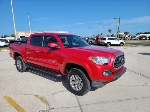Used 2018 Toyota Tacoma SR5 AWD/4WD image 7