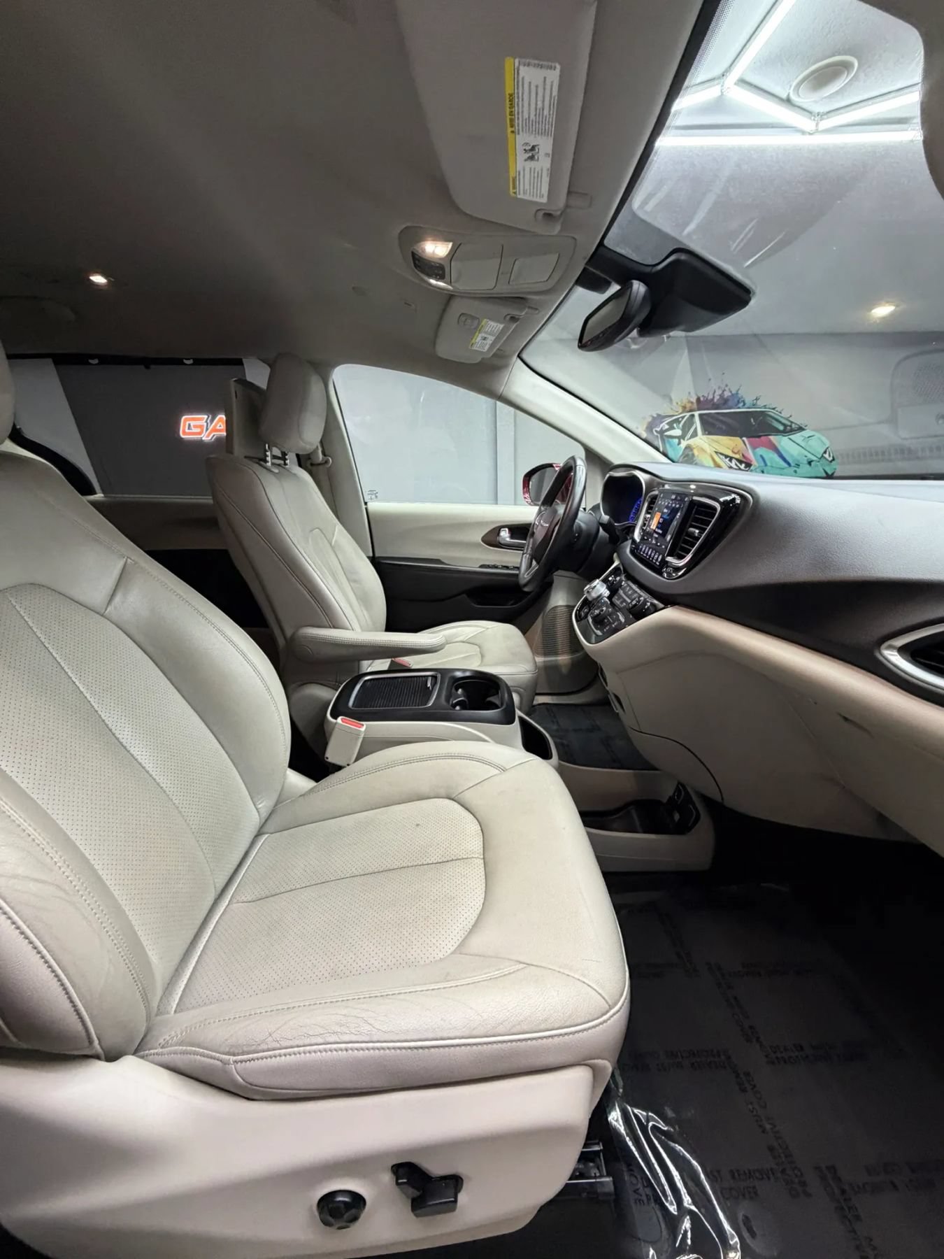 Used 2018 Chrysler Pacifica Touring-L Plus w/ Advanced Safetytec Group FWD image 38