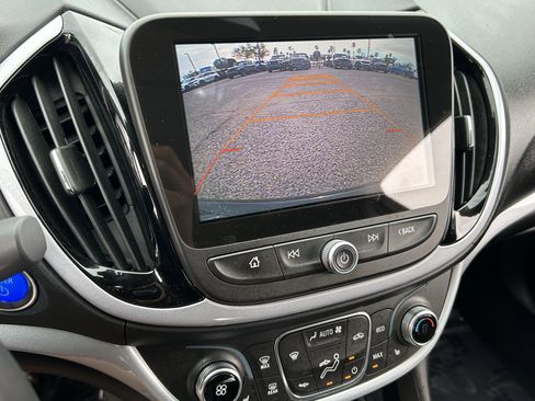 Used 2017 Chevrolet Volt LT w/ Comfort Package image 28