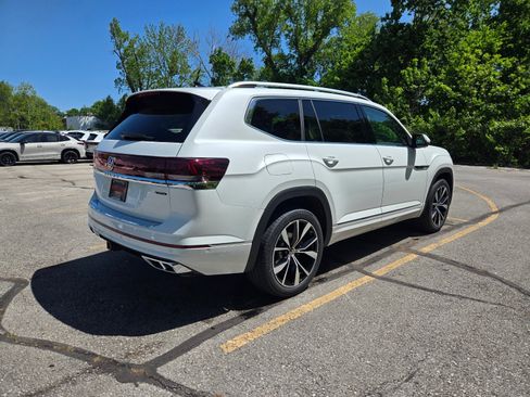 New 2026 Volkswagen Atlas SEL Premium R-Line AWD/4WD image 4