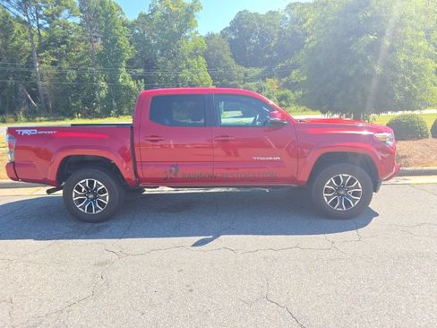 Used 2021 Toyota Tacoma TRD Sport RWD image 3