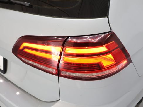 Used 2019 Volkswagen Golf S AWD/4WD image 30