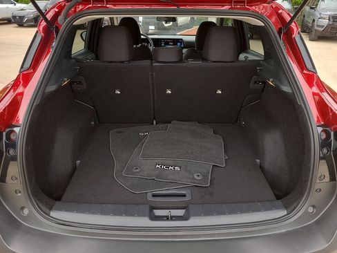 Certified 2025 Nissan Kicks SV image 7