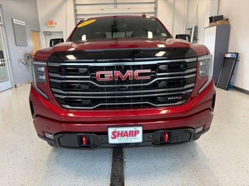 Used 2025 GMC Sierra 1500 AT4 w/ Technology Package AWD/4WD image 4