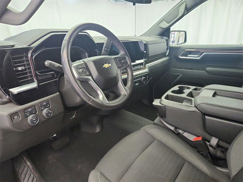 Used 2022 Chevrolet Silverado 1500 LT image 10
