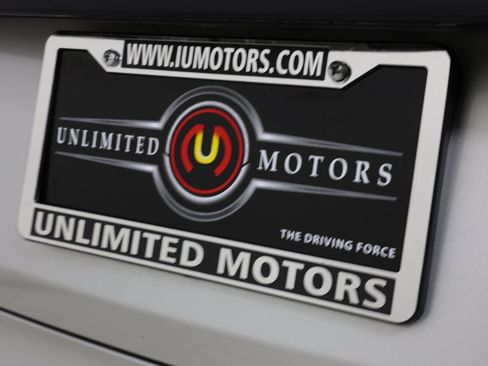 Used 2019 Land Rover Range Rover Velar S image 19