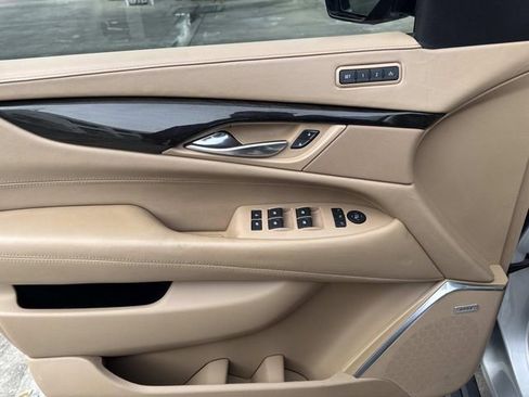 Used 2018 Cadillac Escalade Platinum image 21