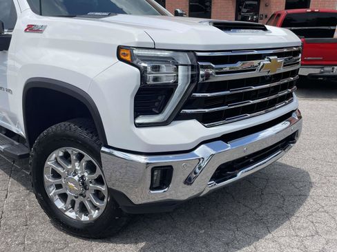 Used 2025 Chevrolet Silverado 3500 LTZ w/ LTZ Plus Package AWD/4WD image 26