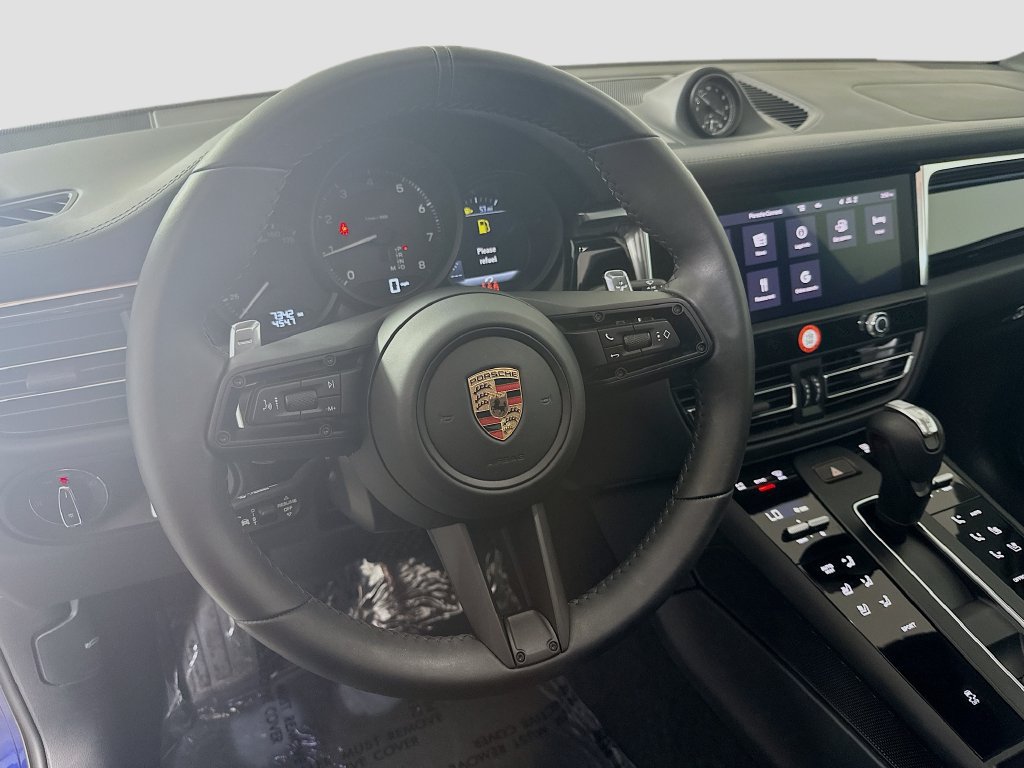 Certified 2025 Porsche Macan AWD/4WD image 25