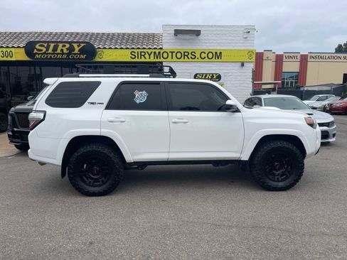 Used 2016 Toyota 4Runner TRD Pro image 2