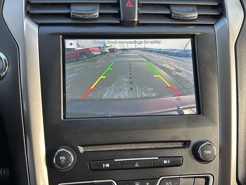 Used 2017 Ford Fusion SE w/ Equipment Group 201A image 13