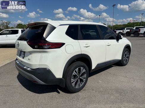 Used 2023 Nissan Rogue SV image 6