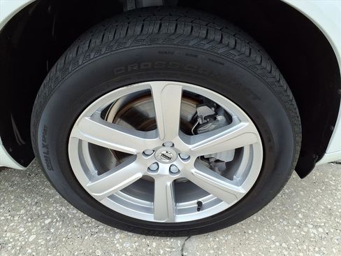 Certified 2024 Volvo XC90 B5 Core image 9