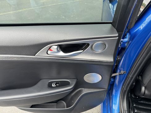 Used 2020 Kia Stinger GT1 RWD image 31