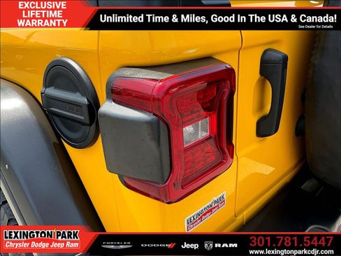 Used 2021 Jeep Wrangler Unlimited Rubicon AWD/4WD image 17