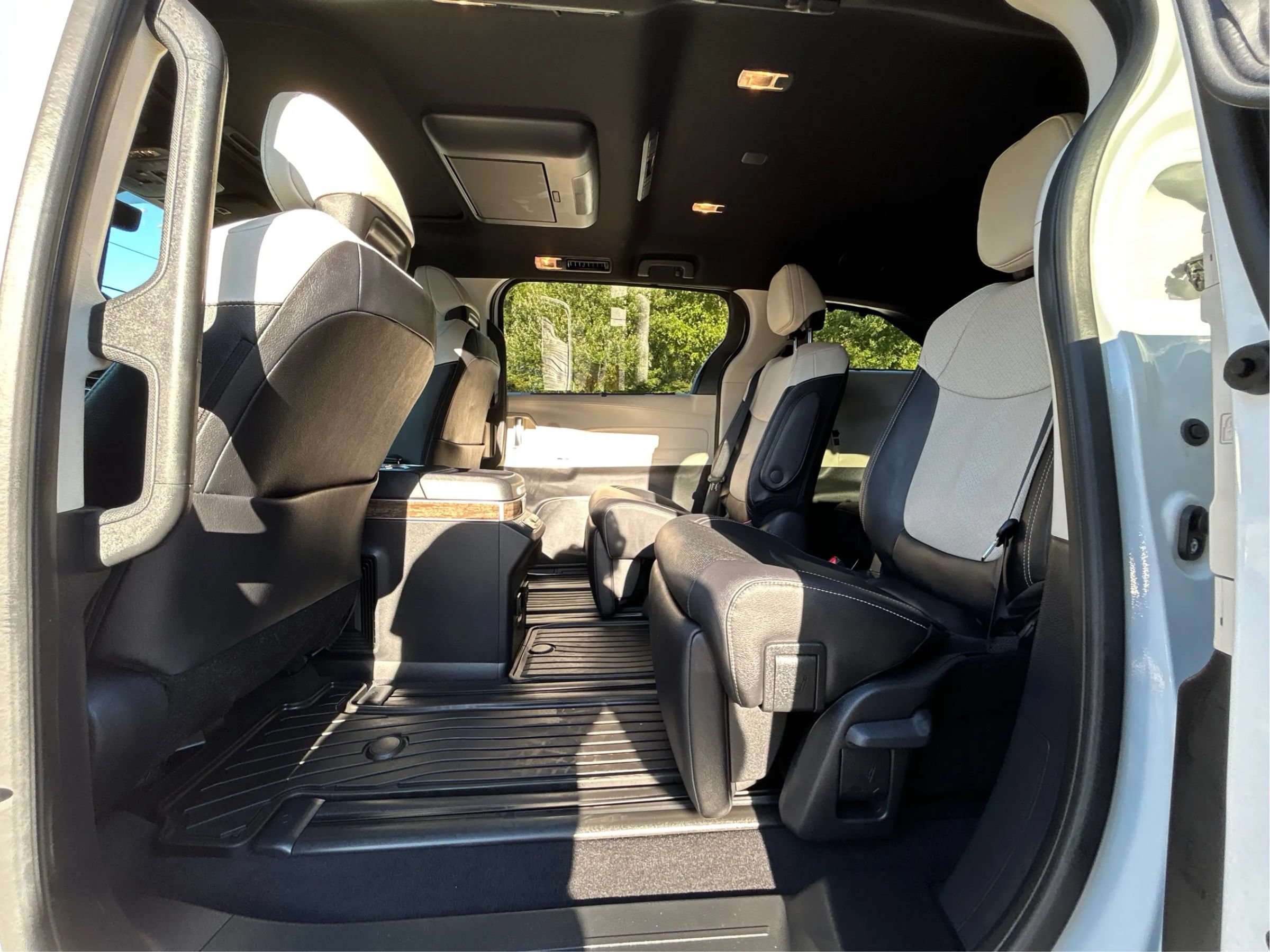 Used 2026 Toyota Sienna Platinum AWD/4WD image 13