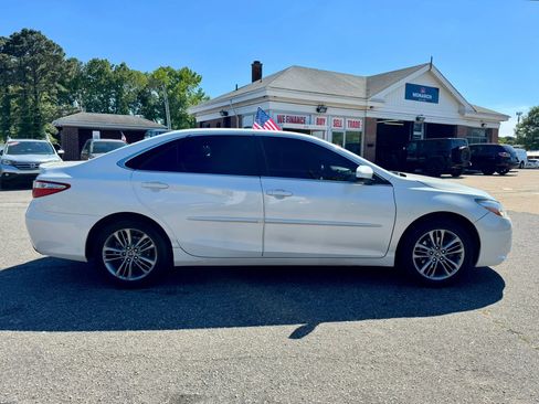 Used 2017 Toyota Camry SE w/ Protection Package (Q2) FWD image 6