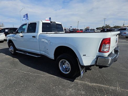 Used 2024 RAM 3500 Tradesman w/ Chrome Appearance Group image 3