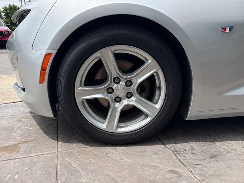 Used 2019 Chevrolet Camaro LT RWD image 10