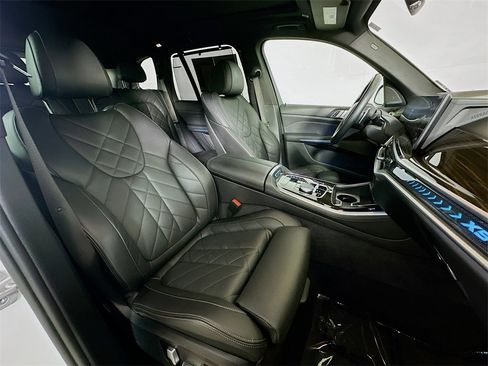 Used 2024 BMW X5 xDrive40i image 12