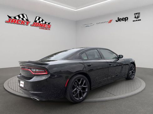 Used 2020 Dodge Charger SXT w/ Blacktop Package image 9