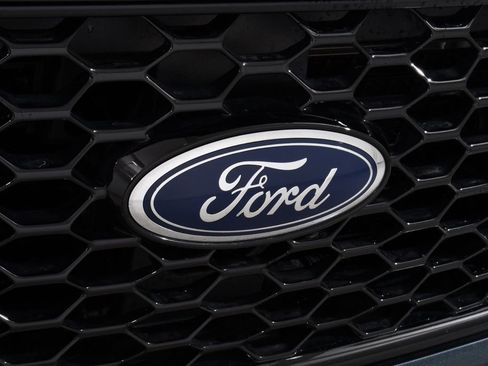 Used 2022 Ford Edge ST image 21