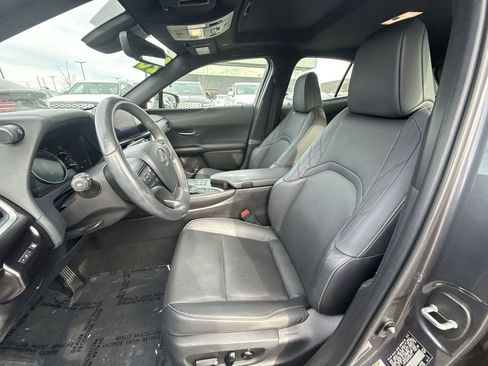 Used 2023 Lexus UX 250h AWD w/ Premium Package image 11