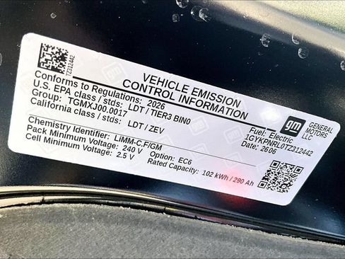 New 2026 Cadillac Lyriq Luxury w/ LPO, Floor Liner Package AWD/4WD image 18