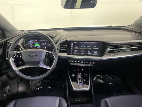 Used 2024 Audi Q4 e-tron Prestige image 18