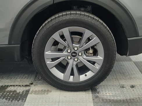 Used 2022 Ford Explorer XLT w/ Equipment Group 202A image 14