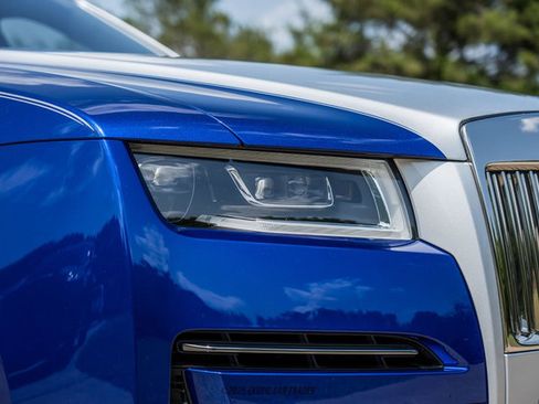 Used 2023 Rolls-Royce Ghost w/ Ghost Package image 75