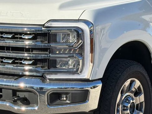 New 2025 Ford F250 Lariat w/ Chrome Package image 4