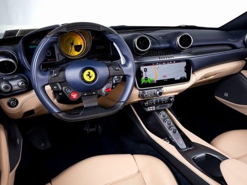 Certified 2019 Ferrari Portofino image 5