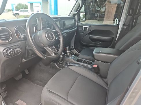 Used 2019 Jeep Wrangler Unlimited Sport S AWD/4WD image 9