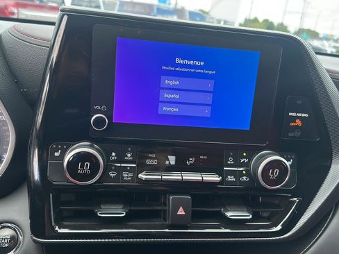Used 2023 Toyota Highlander XSE AWD/4WD image 18