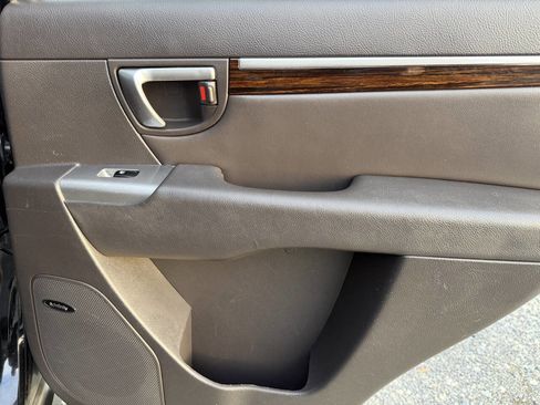 Used 2011 Hyundai Santa Fe Limited w/ Navigation Pkg 4 image 39