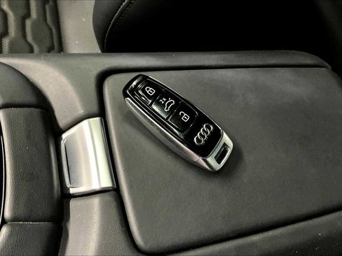 Used 2023 Audi e-tron GT Premium Plus image 13