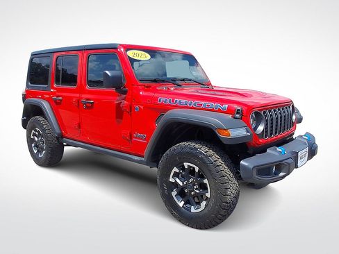 Used 2025 Jeep Wrangler Unlimited Rubicon 4xe w/ Convenience Group AWD/4WD image 1