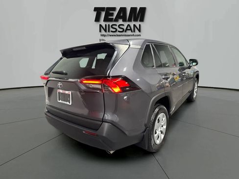 Used 2022 Toyota RAV4 LE image 7