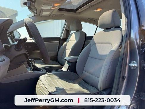 Used 2018 Hyundai Elantra Value Edition w/ Cargo Package FWD image 11