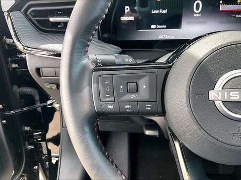 Used 2025 Nissan Kicks SR w/ SR Premium Package FWD image 24