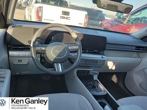 Used 2025 Hyundai Kona SEL image 3