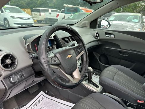 Used 2014 Chevrolet Sonic LT FWD image 7