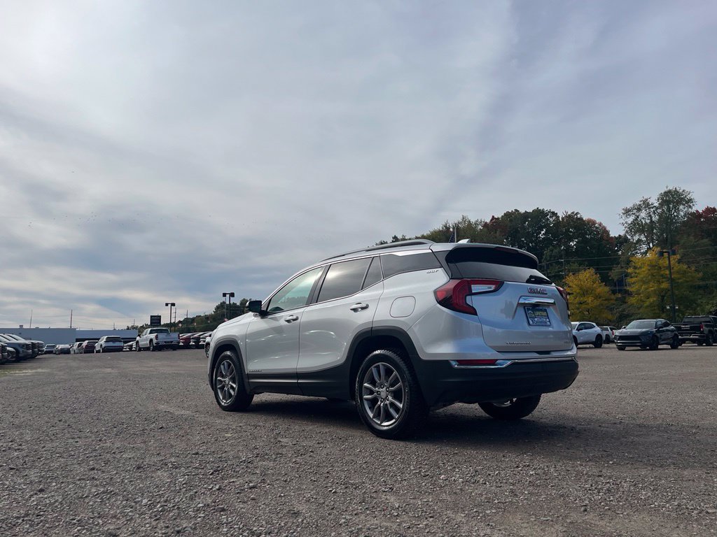 Used 2022 GMC Terrain SLT AWD/4WD image 8