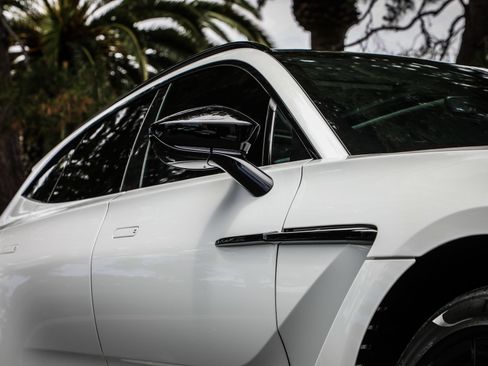 Used 2022 Aston Martin DBX AWD/4WD image 29